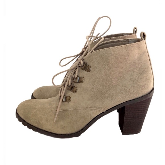 Restricted Shoes - Suede ankle boots